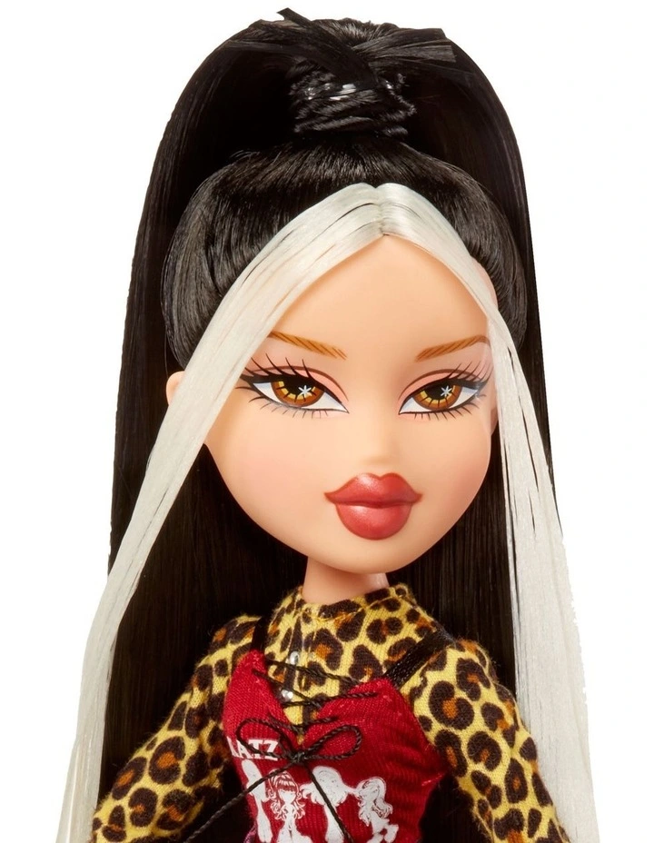 Bratz Stylin' Doll- Jade image 3