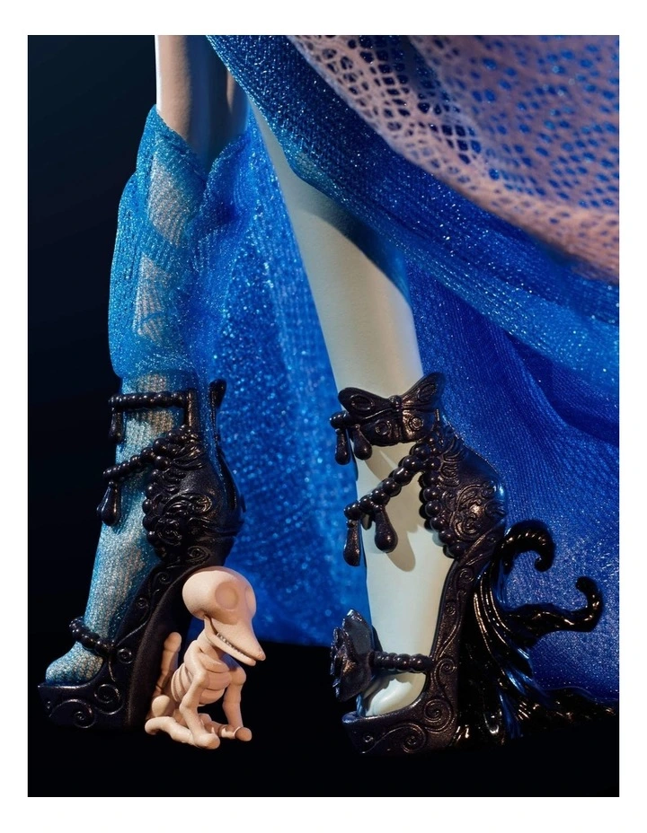 Skullector Corpse Bride Emily Doll image 6
