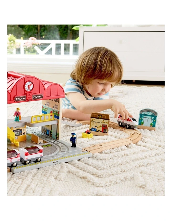 Portable Train Station Set image 4