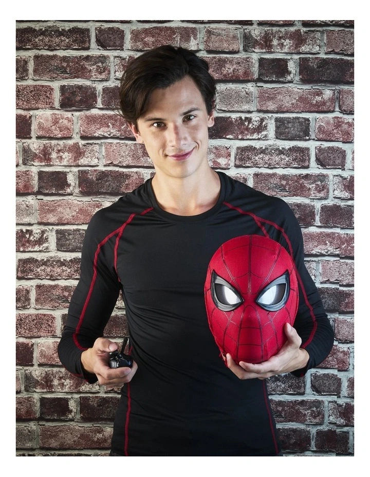 Legends Series Spider-Man Electronic Expressive Mask image 5