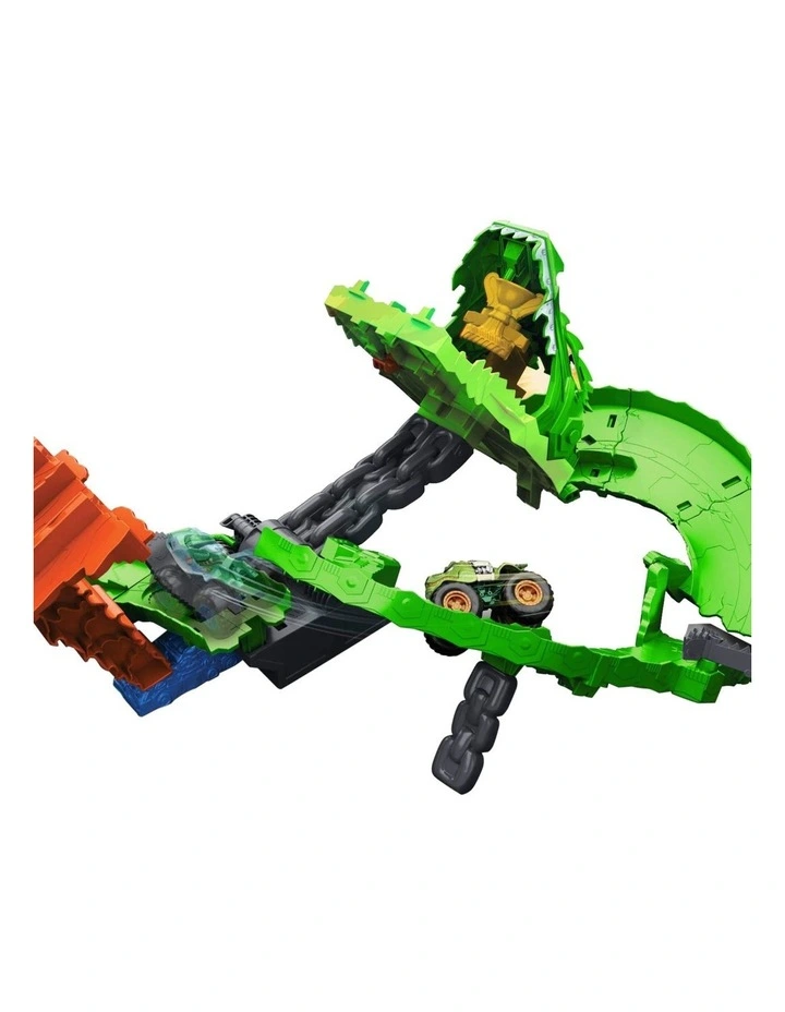 Monster Trucks Sharks vs. Dinos Dragon Destruction Playset image 4