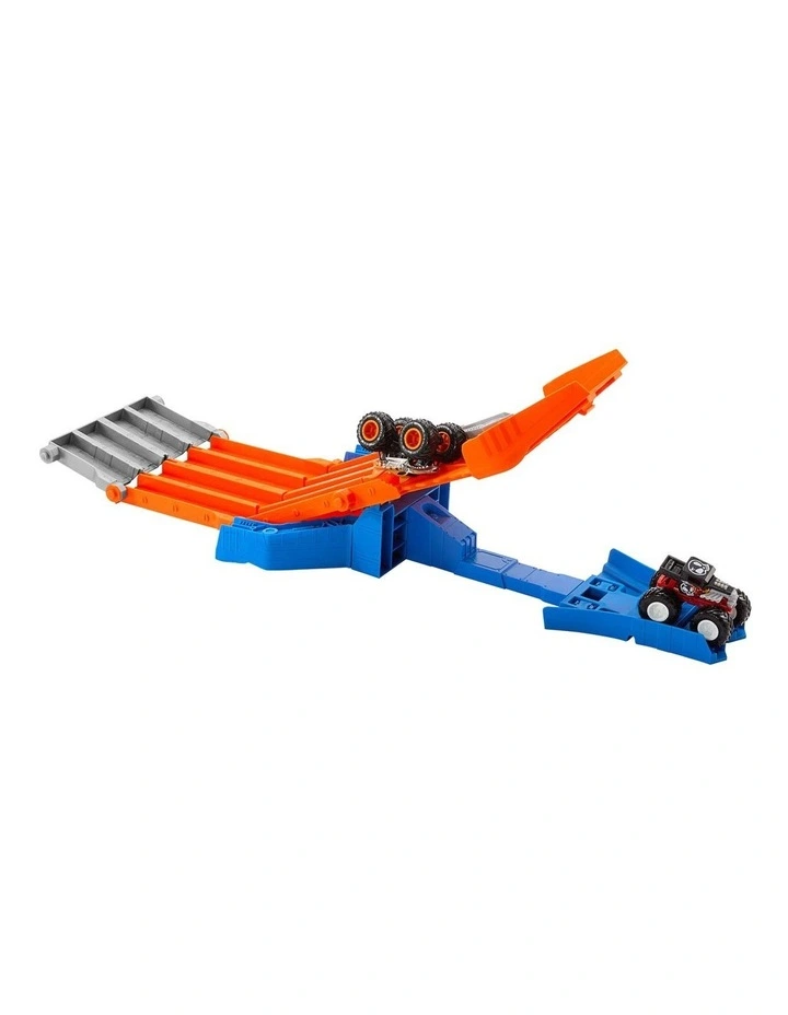 Monster Trucks Sharks vs. Dinos Racedown Destruction Track Set image 3