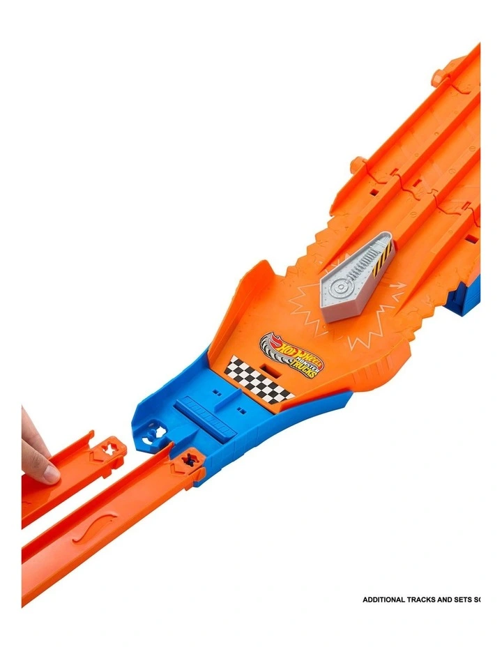 Monster Trucks Sharks vs. Dinos Racedown Destruction Track Set image 5