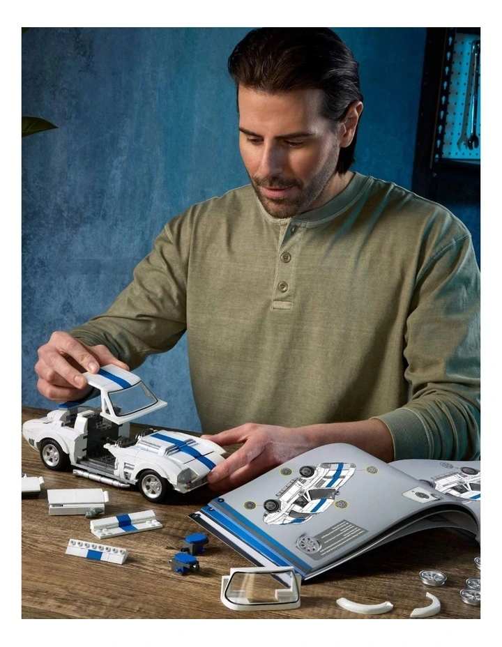 Hot Wheels Corvette Grand Sport Building Set image 3