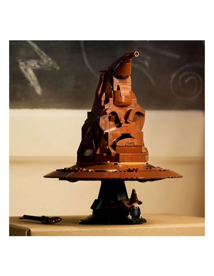 Harry Potter TM Talking Sorting Hat 76429 image 5