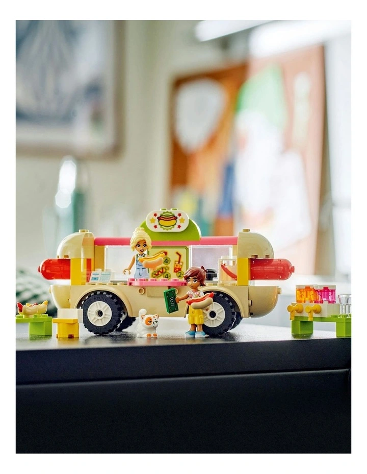 Friends Hot Dog Food Truck 42633 image 5