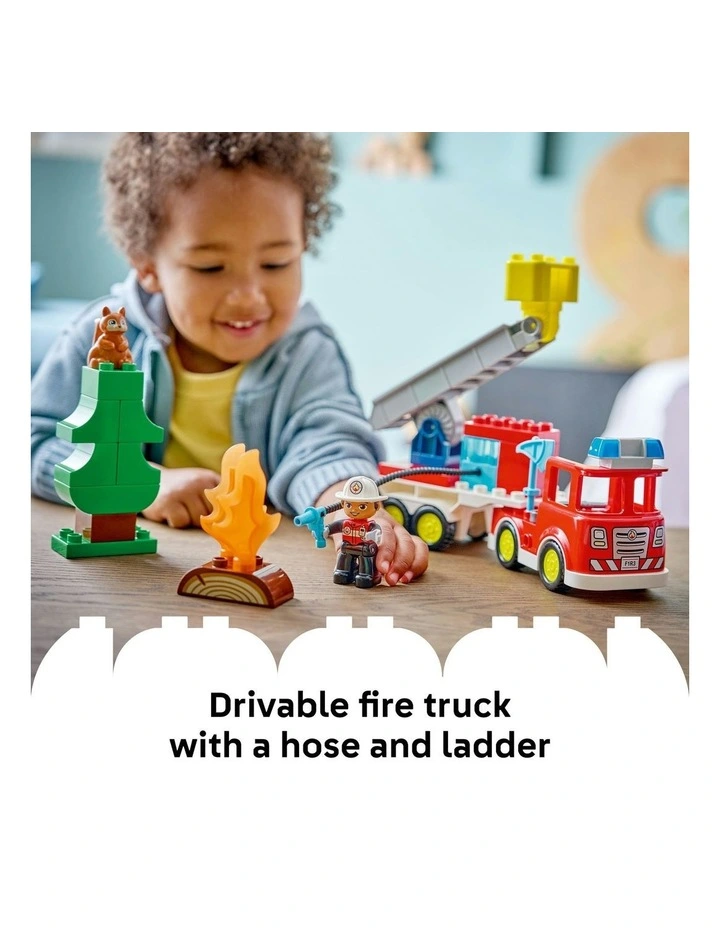 Duplo Town Fire Engine With Hose And Firefighter 10473 image 4