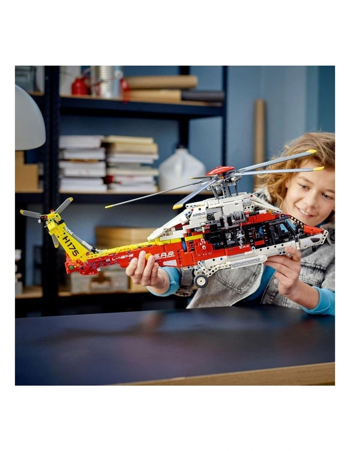 Technic Airbus H175 Rescue Helicopter 42145 image 3