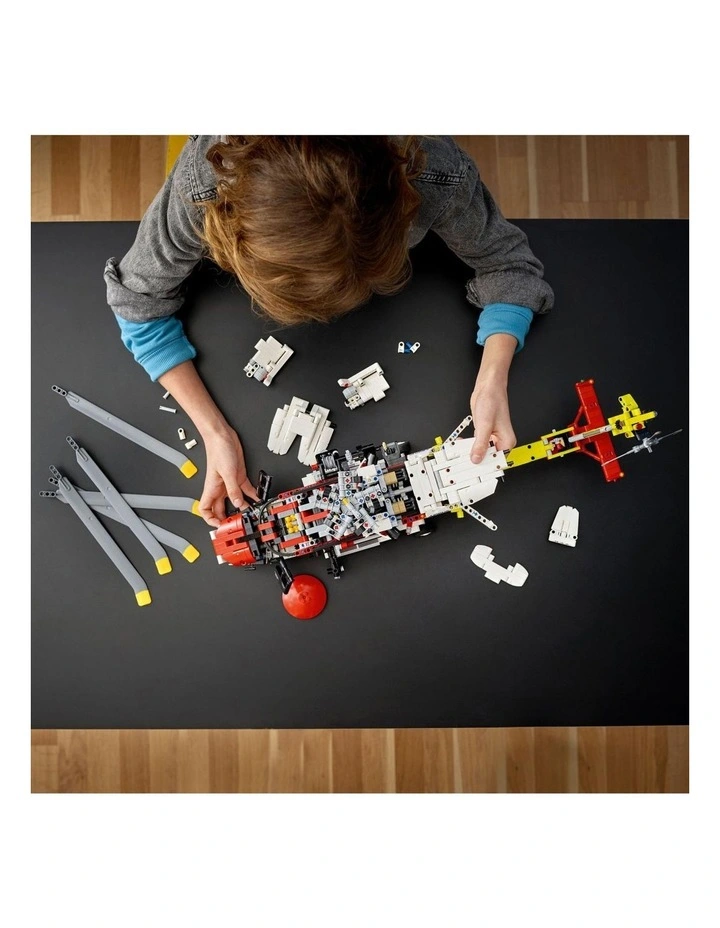 Technic Airbus H175 Rescue Helicopter 42145 image 4