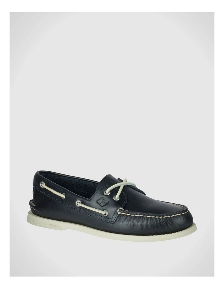 Boat Shoe in Navy image 2