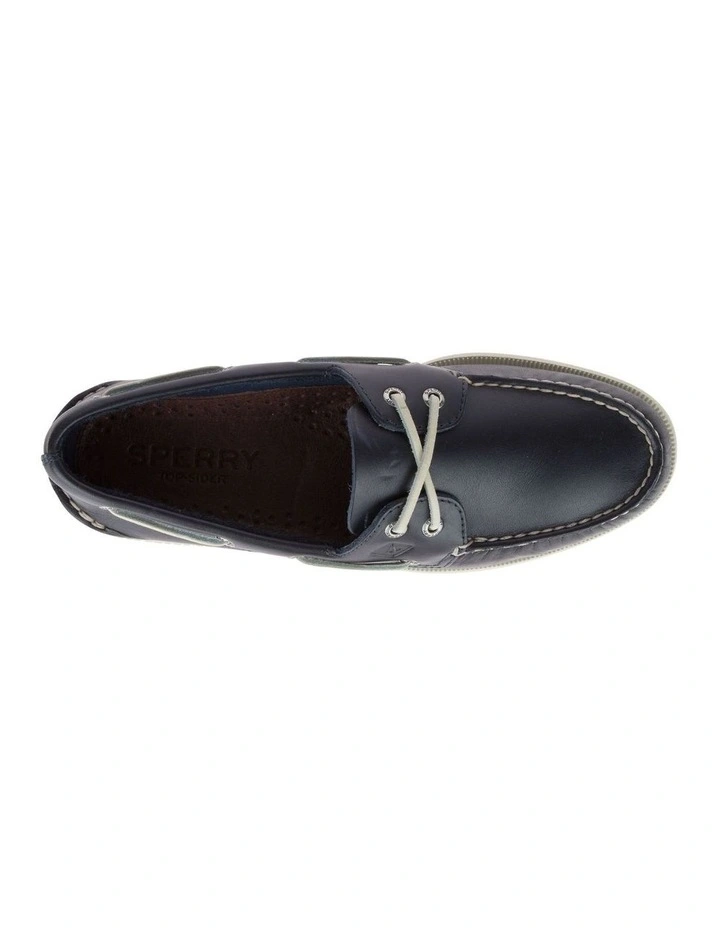 Boat Shoe in Navy image 2