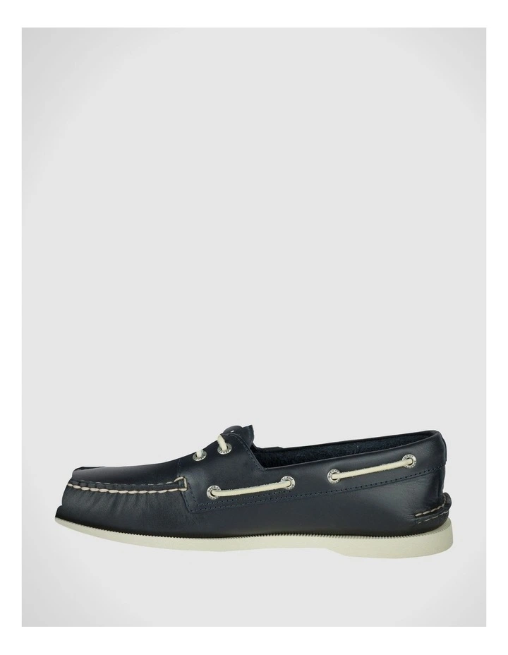 Boat Shoe in Navy image 3