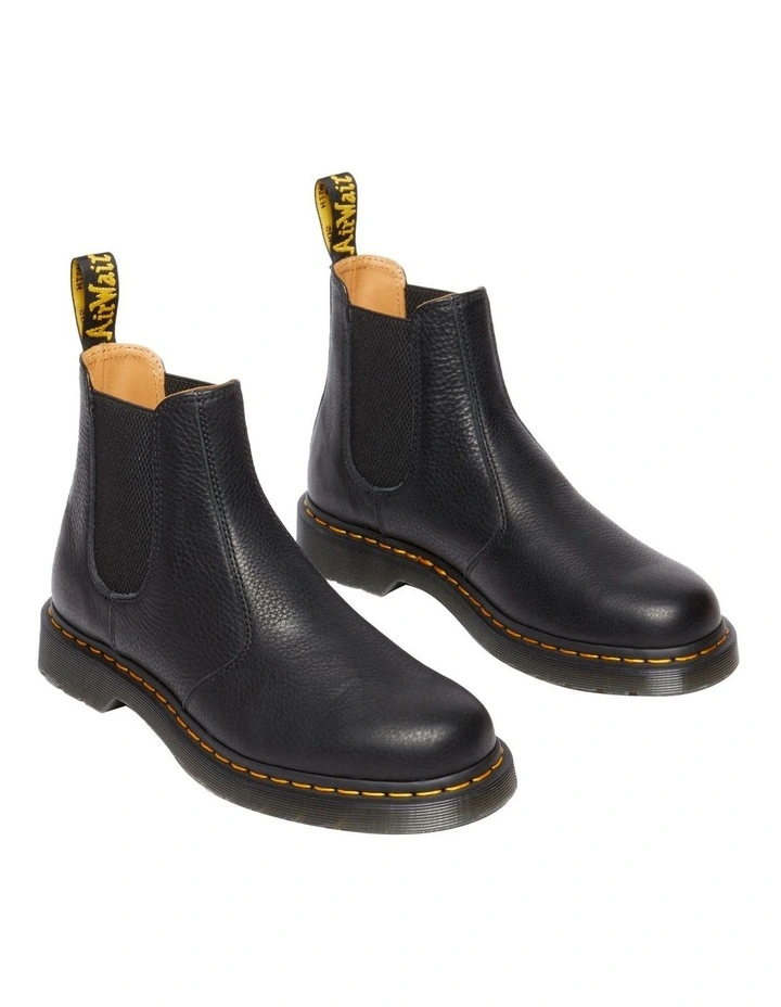 2976 Chelsea Boot in Black Ambassador image 2