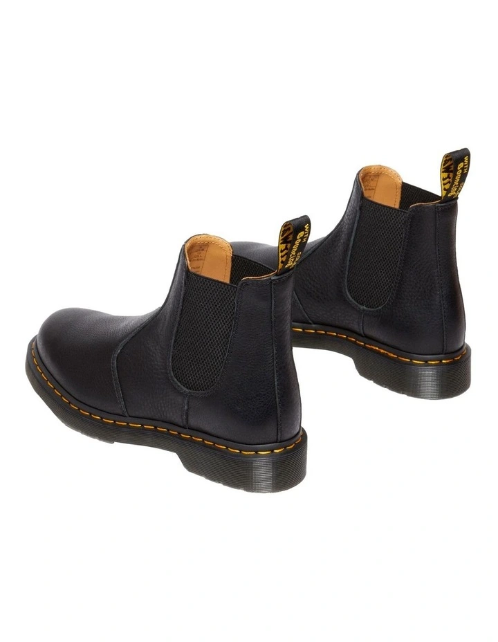 2976 Chelsea Boot in Black Ambassador image 3