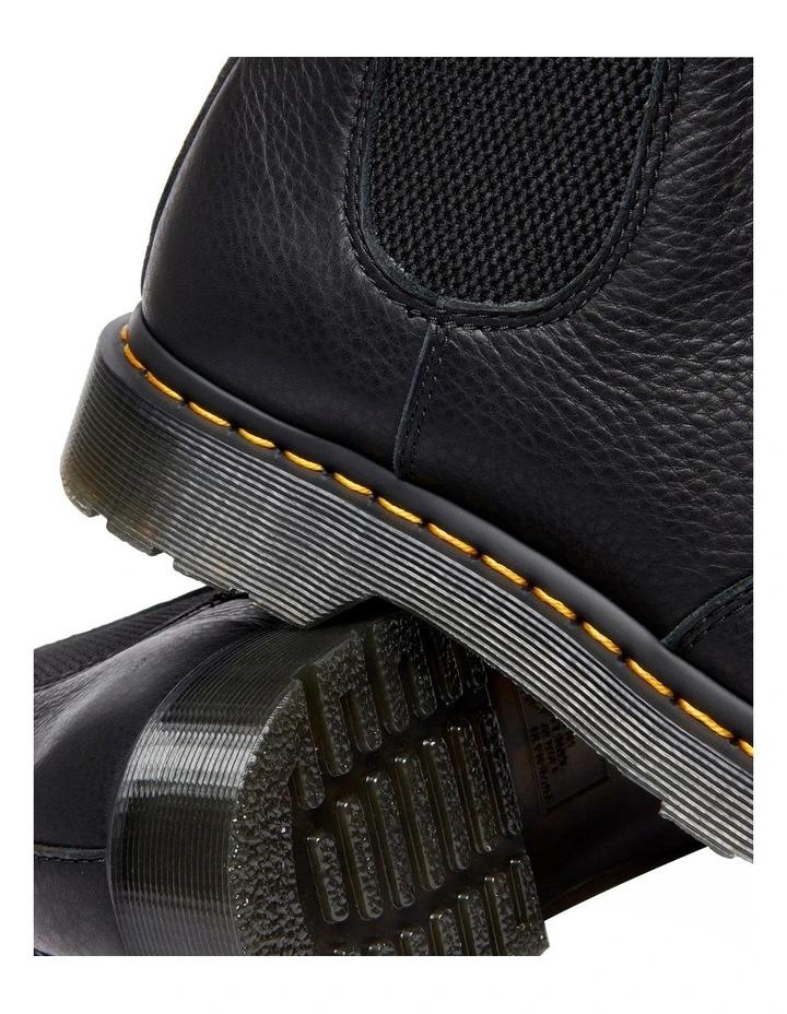 2976 Chelsea Boot in Black Ambassador image 5