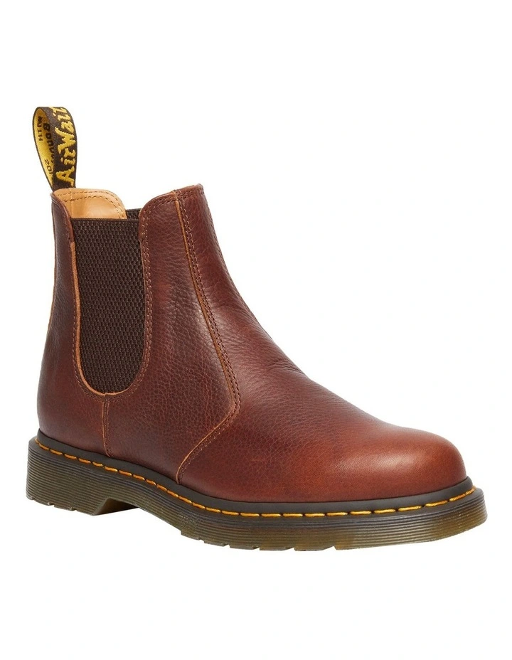 2976 Chelsea Boots in Cashew Ambassador image 2