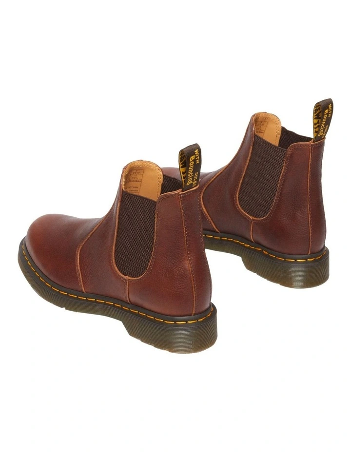 2976 Chelsea Boots in Cashew Ambassador image 5