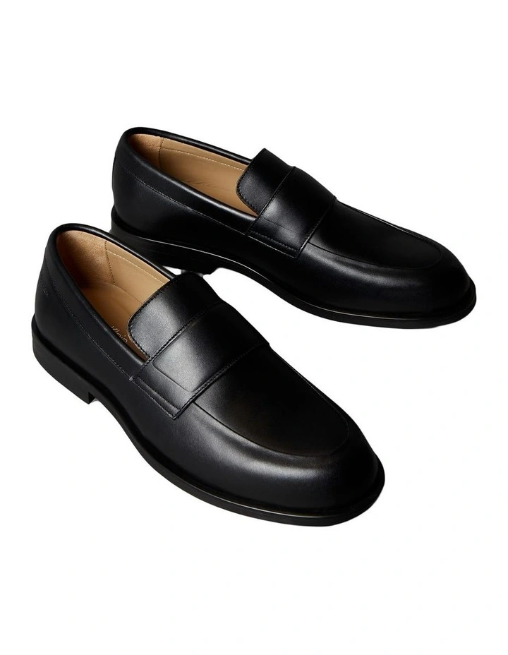 Essential Rubber Band Loafer in Triple Black image 2