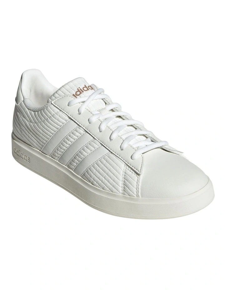 Grand Court 2.0 Shoes in White image 4
