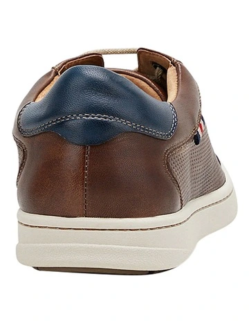 men's casual sneakers