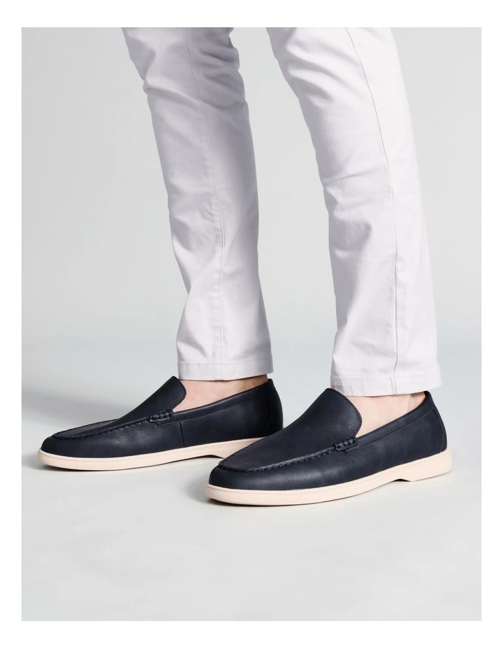 Murcia Loafer in Navy image 2