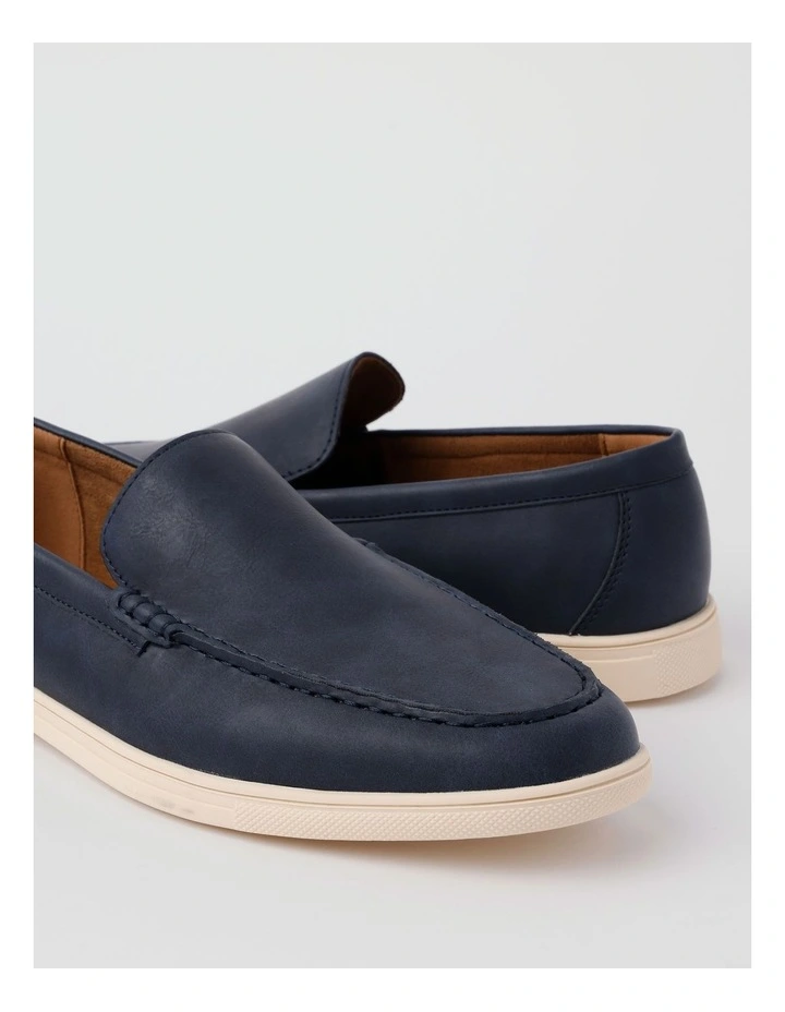 Murcia Loafer in Navy image 4