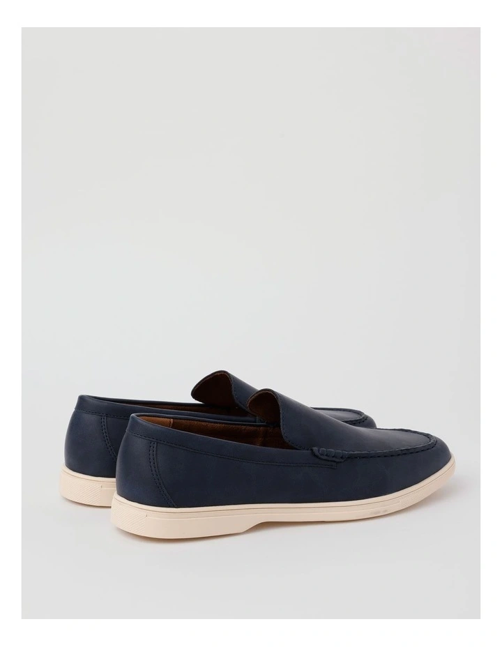 Murcia Loafer in Navy image 5