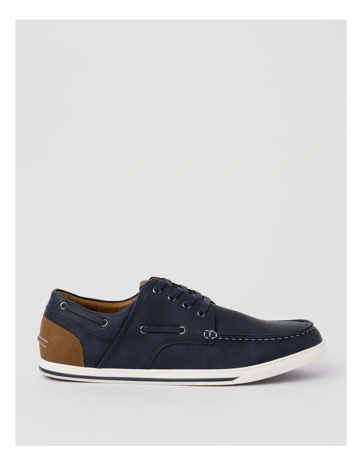 Benjamin Boat Shoe in Navy image 1