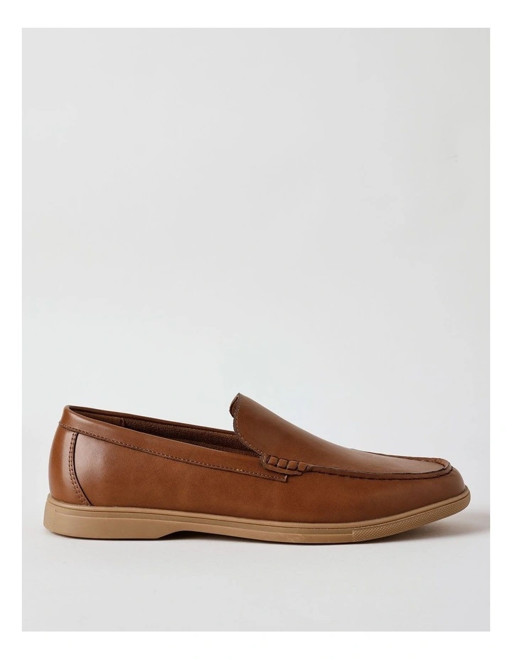 Murcia Loafer in Tan/Gum image 1
