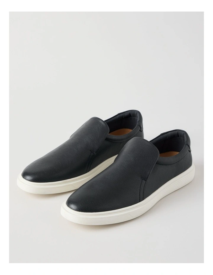 Warren Leather Loafer in Navy image 3
