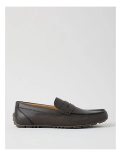 Wade Driving Shoe in Tumbled Brown