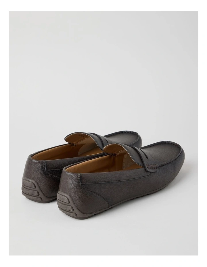 Wade Driving Shoe in Tumbled Brown image 4
