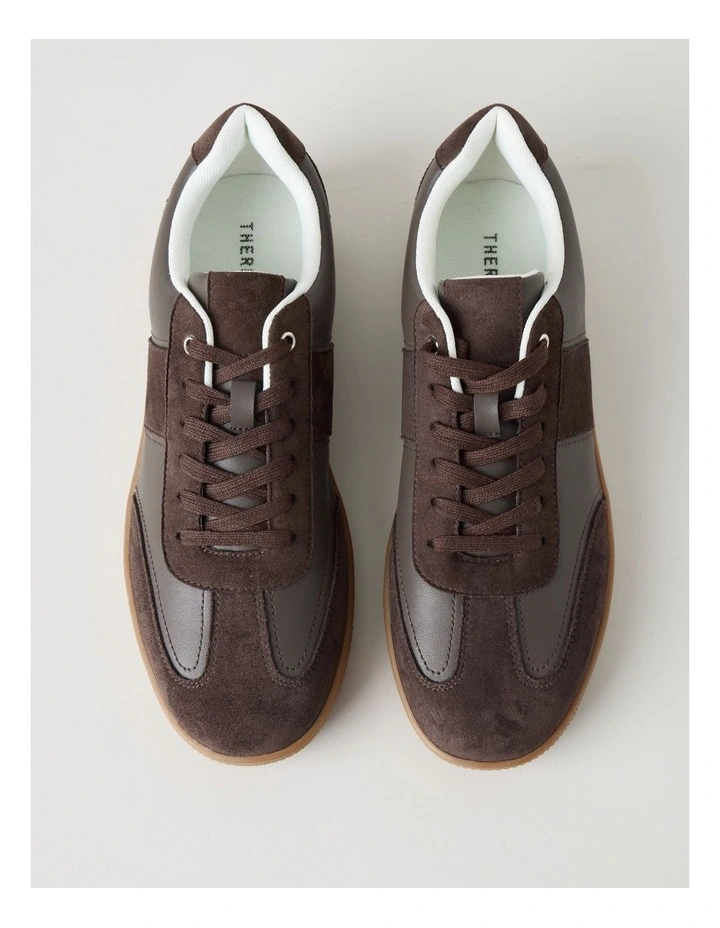 Henry Sneakers in Dark Brown/Gum image 3