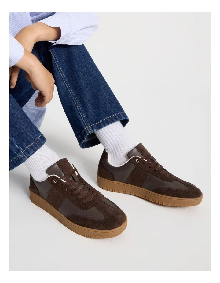 Henry Sneakers in Dark Brown/Gum image 4