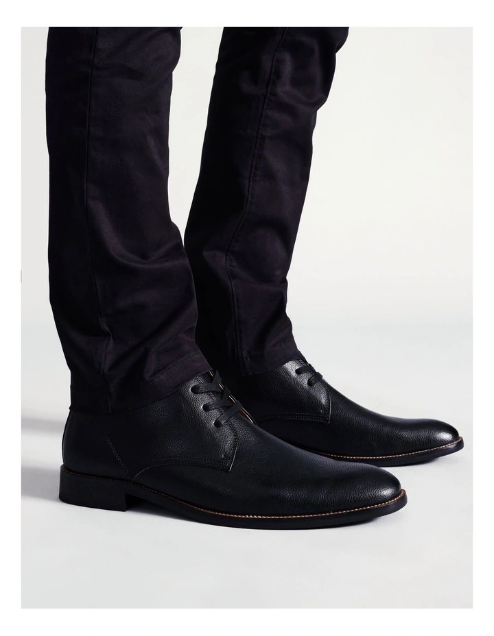 Carpi Chukka Boot in Black image 2