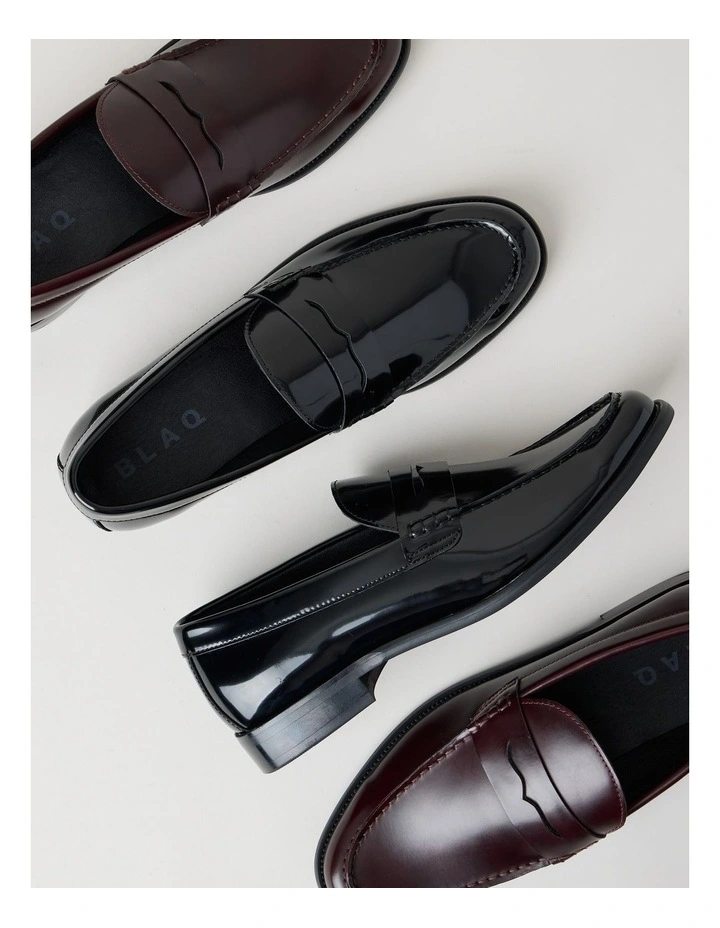 Logan Crinkle Toe Loafer in Black image 7