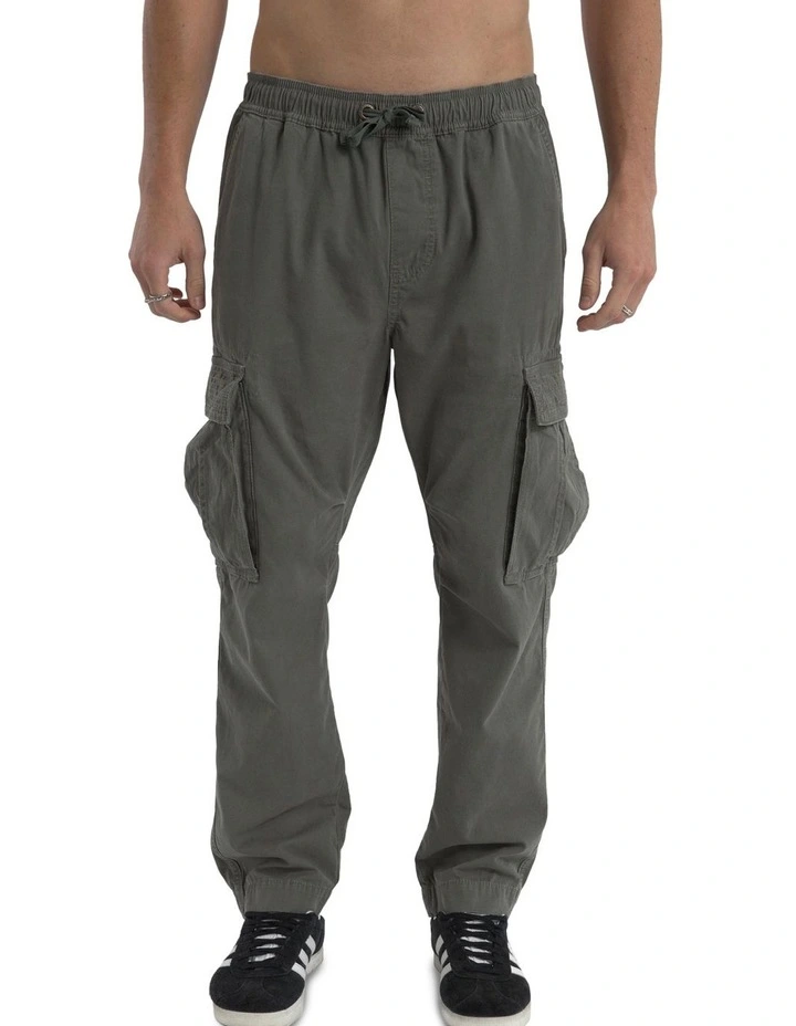 League Cargo Pant in Green image 2