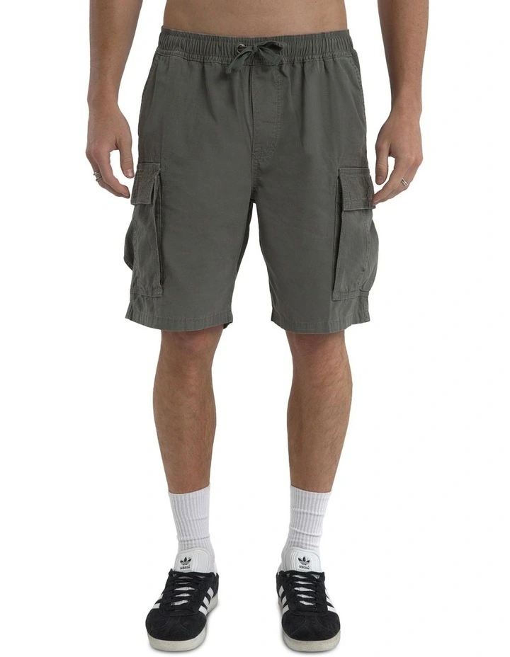 League Cargo Short in Green image 1