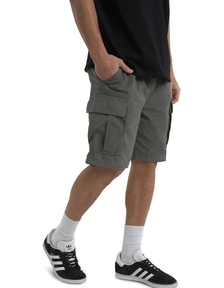 League Cargo Short in Green image 2