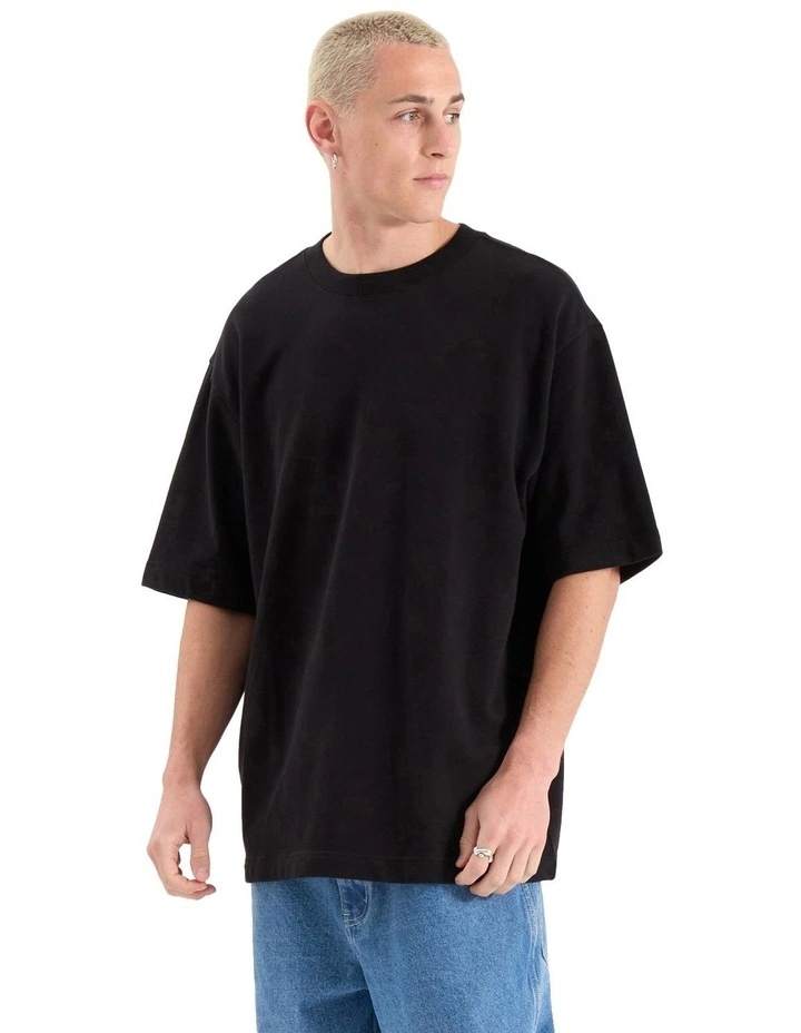 Estevan Oversized Tee in Black image 3