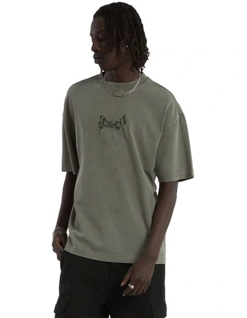 Fangs Street Tee in Green