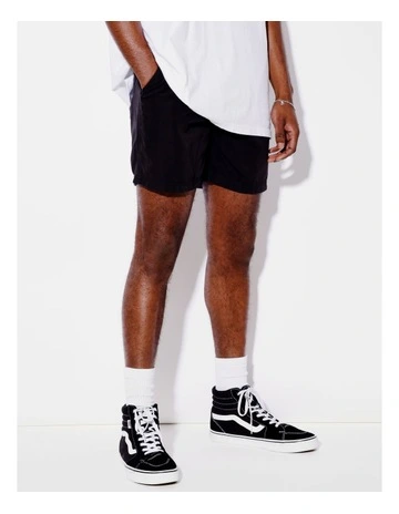 Duo Valley Short in Black