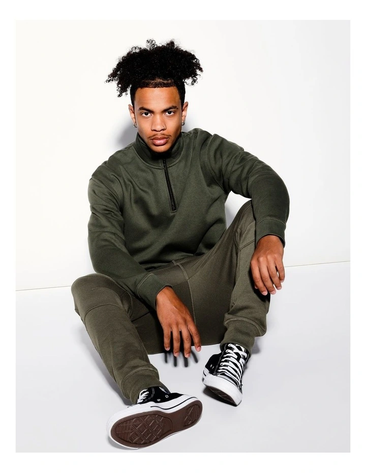 Quintin 1/4 Zip Sweat in Green image 1