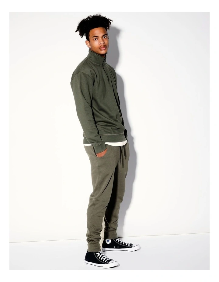 Quintin 1/4 Zip Sweat in Green image 4