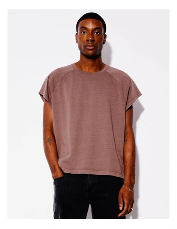 Malcom Muscle Cropped Tee in Rouge