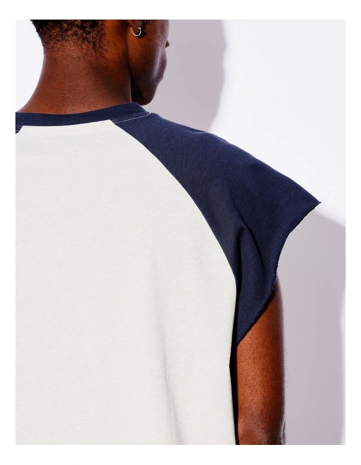 Macus All Gender Raglan Muscle Cropped Tee in Grey image 5