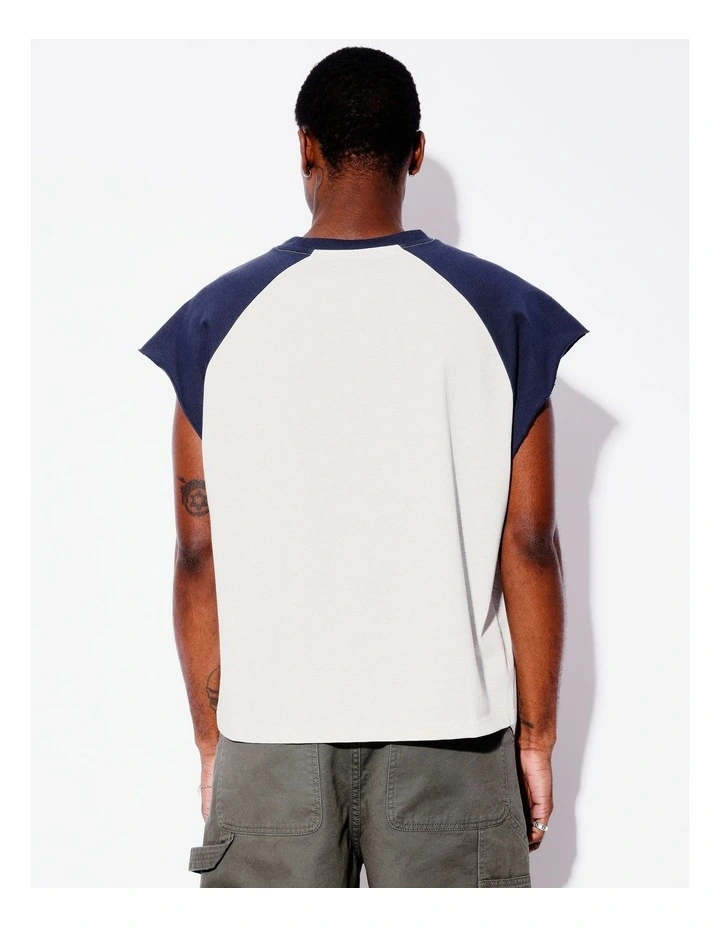 Macus All Gender Raglan Muscle Cropped Tee in Grey image 7