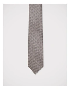 Geometric Tie in Tan