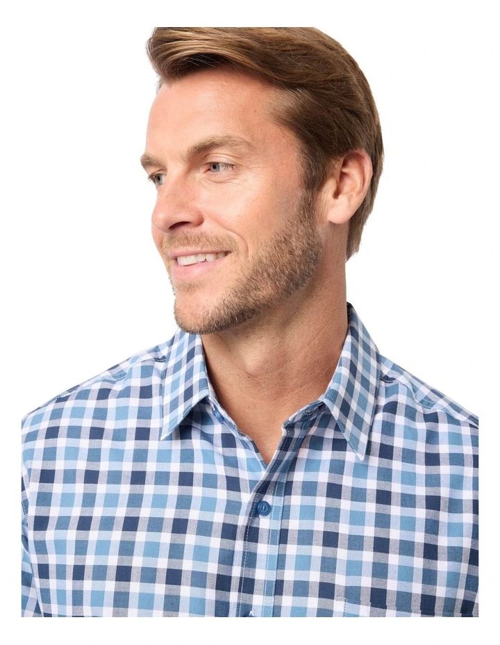 Larrie Oxford Short Sleeve Shirt in Vista Blue image 4