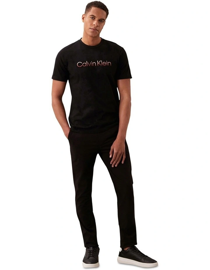 Raised Ombre Embroidery T-shirt in Black image 4